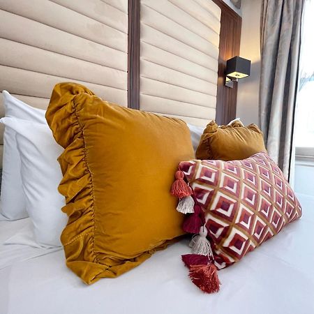 Maitrise Hotel Лондон Екстериор снимка