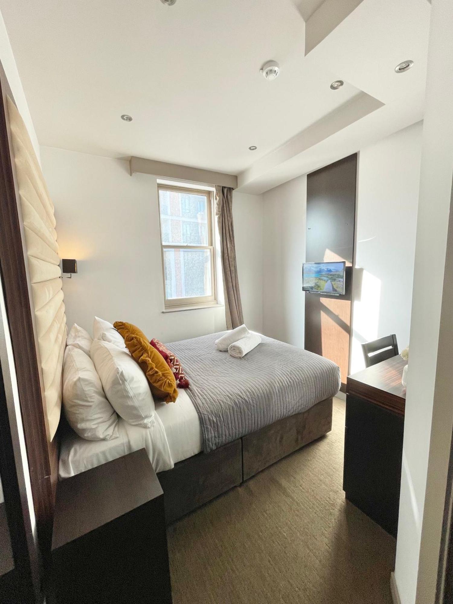 Maitrise Hotel Лондон Екстериор снимка