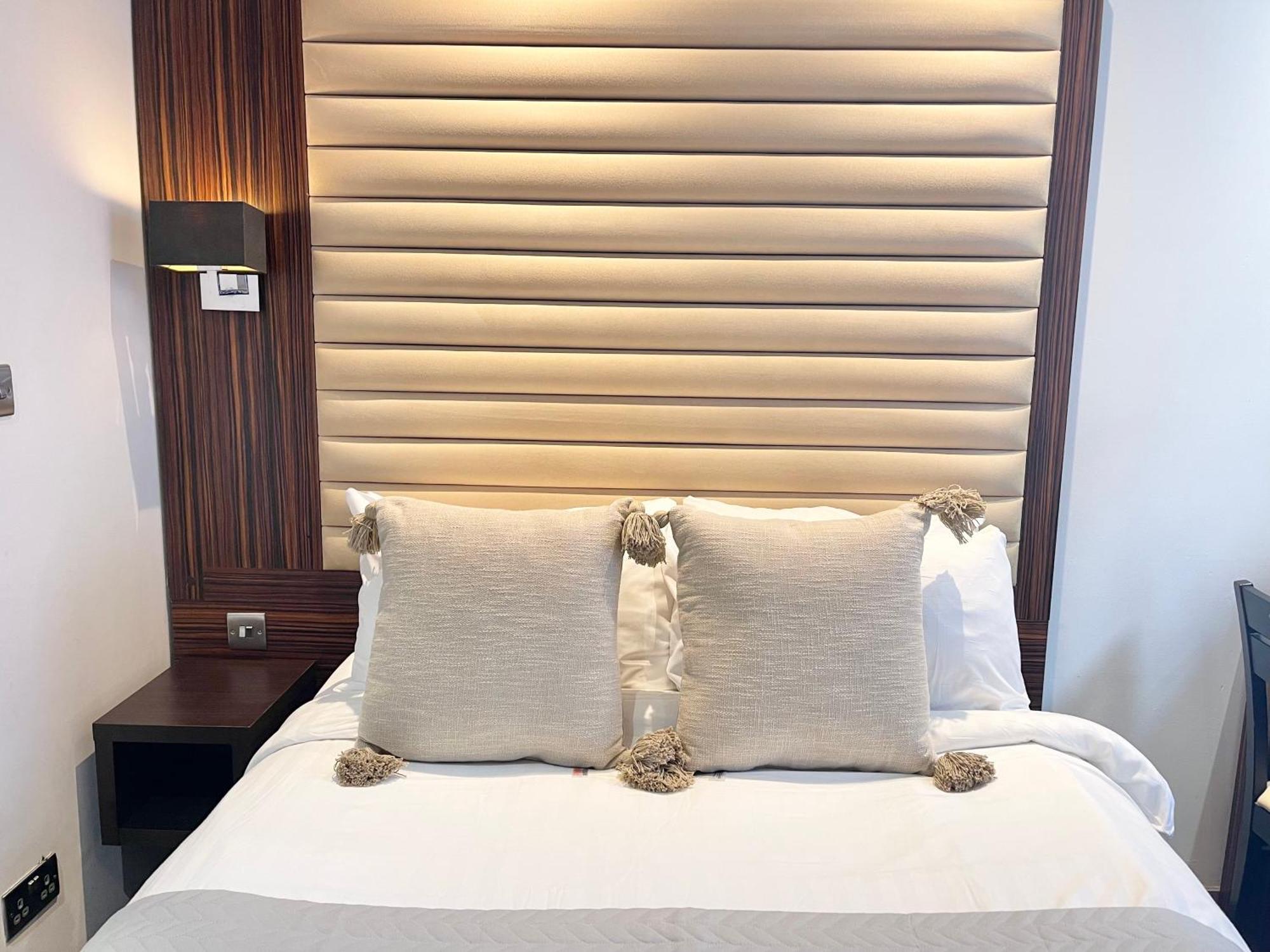 Maitrise Hotel Лондон Екстериор снимка
