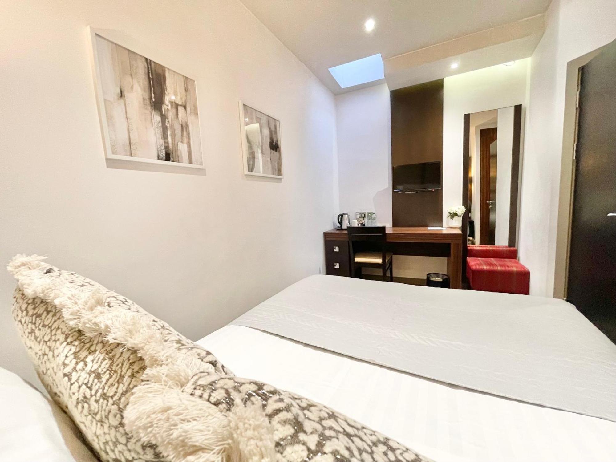 Maitrise Hotel Лондон Екстериор снимка