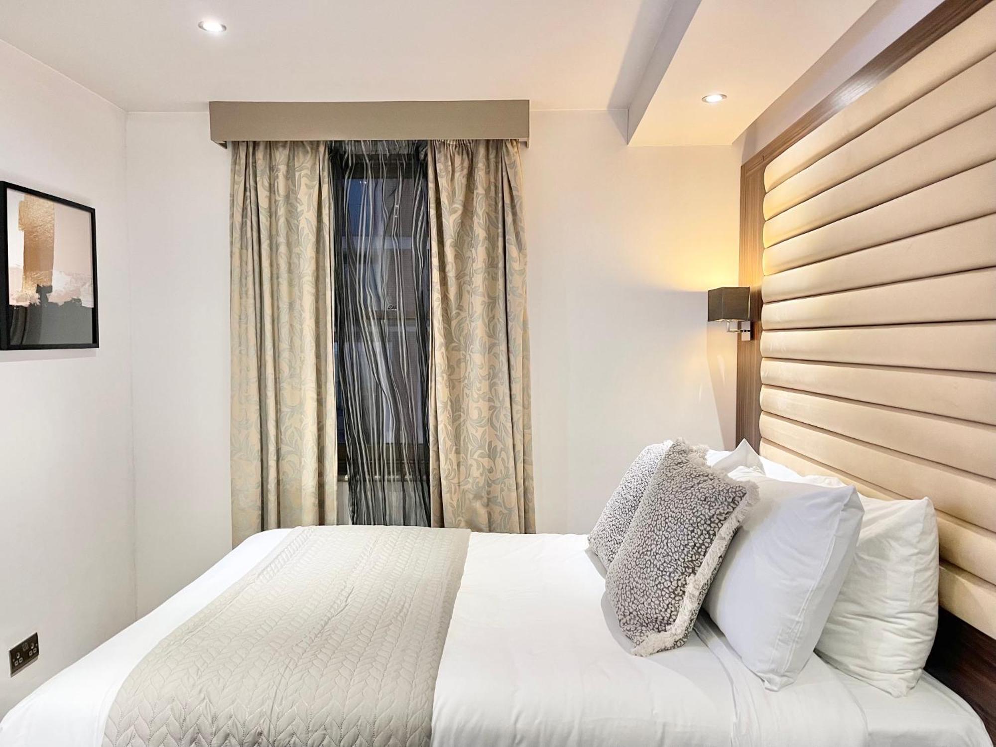 Maitrise Hotel Лондон Екстериор снимка