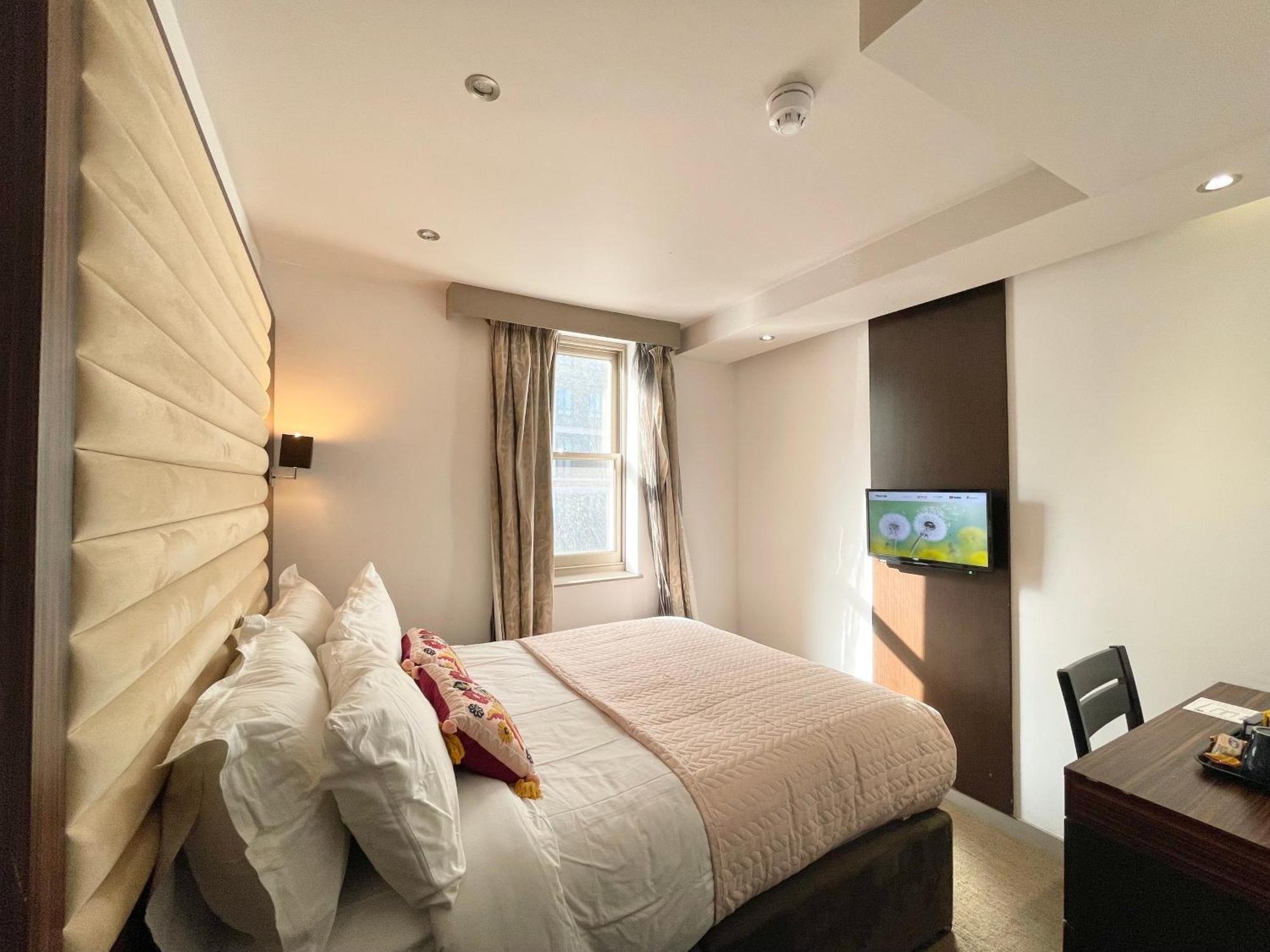 Maitrise Hotel Лондон Екстериор снимка