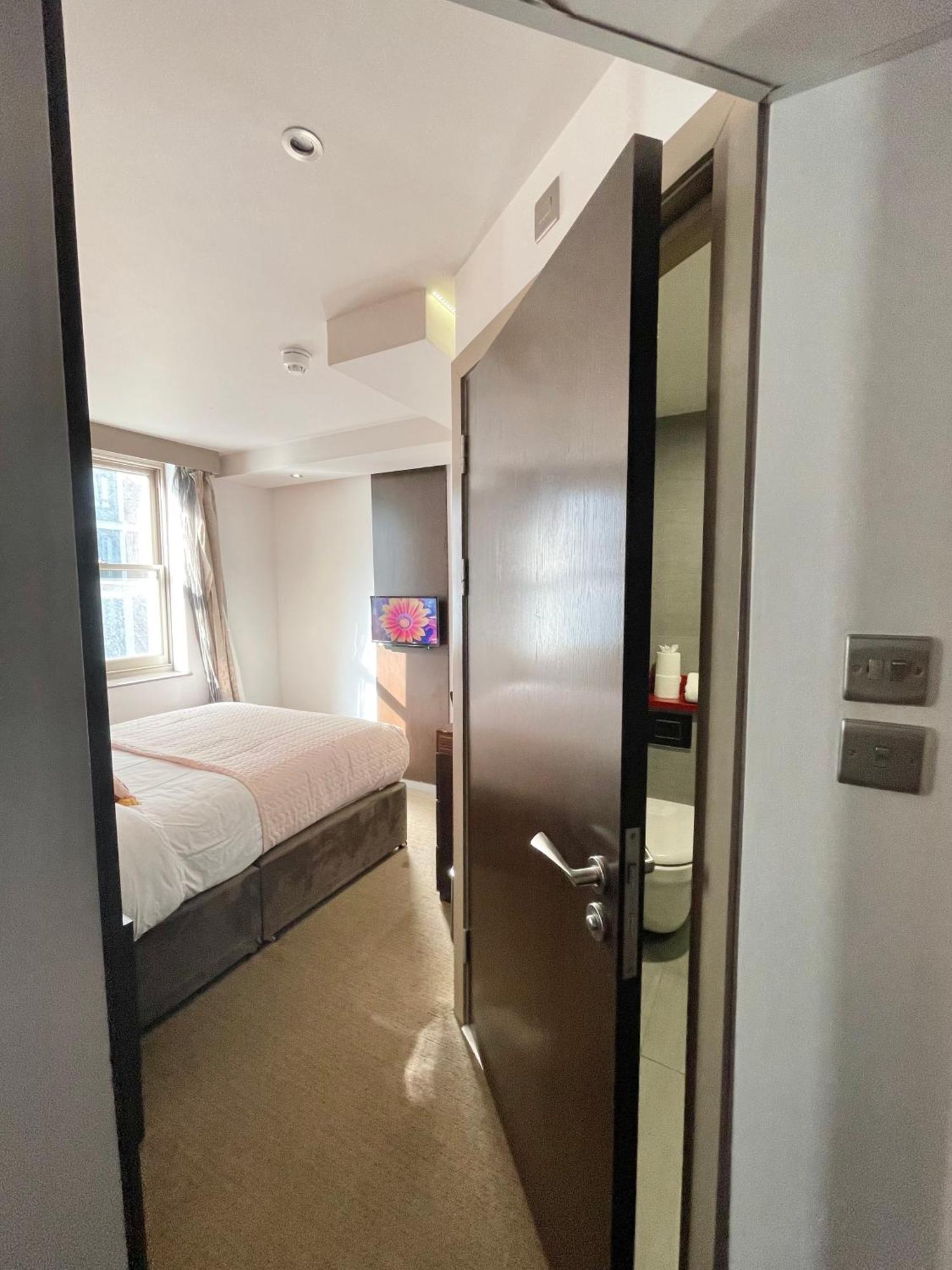 Maitrise Hotel Лондон Екстериор снимка