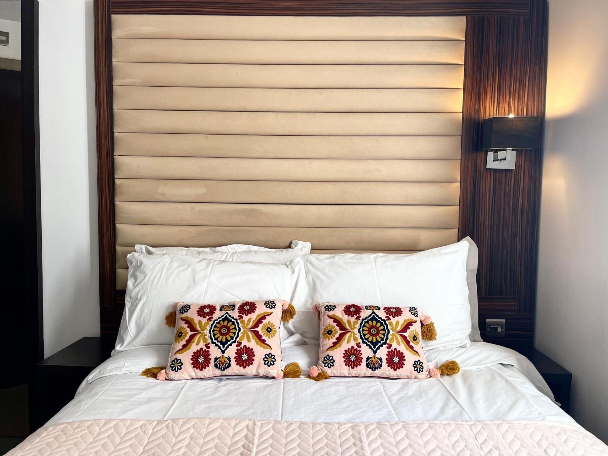 Maitrise Hotel Лондон Екстериор снимка