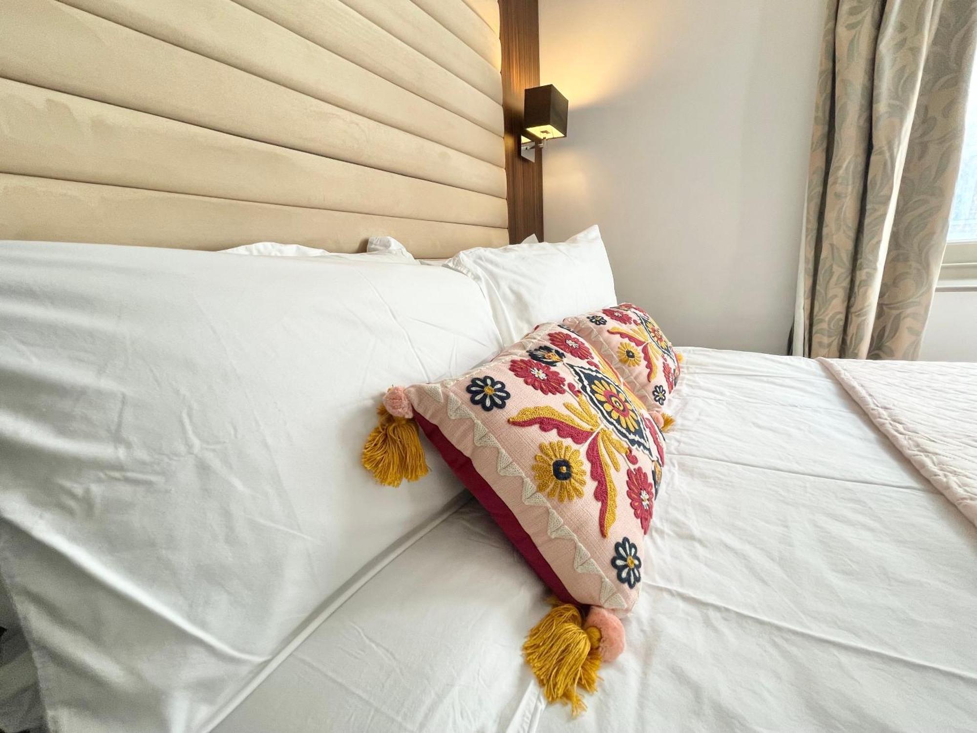 Maitrise Hotel Лондон Екстериор снимка