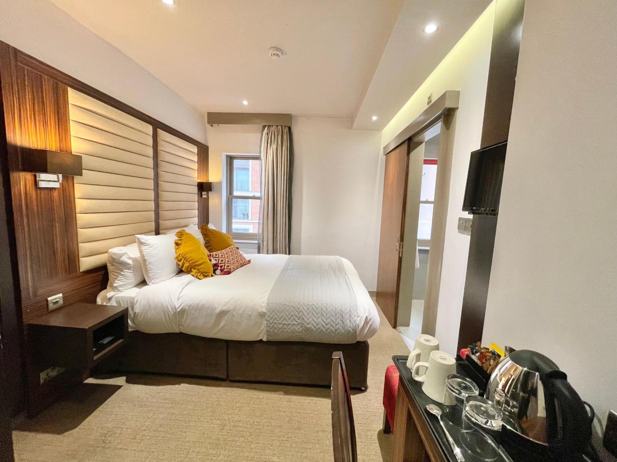 Maitrise Hotel Лондон Екстериор снимка