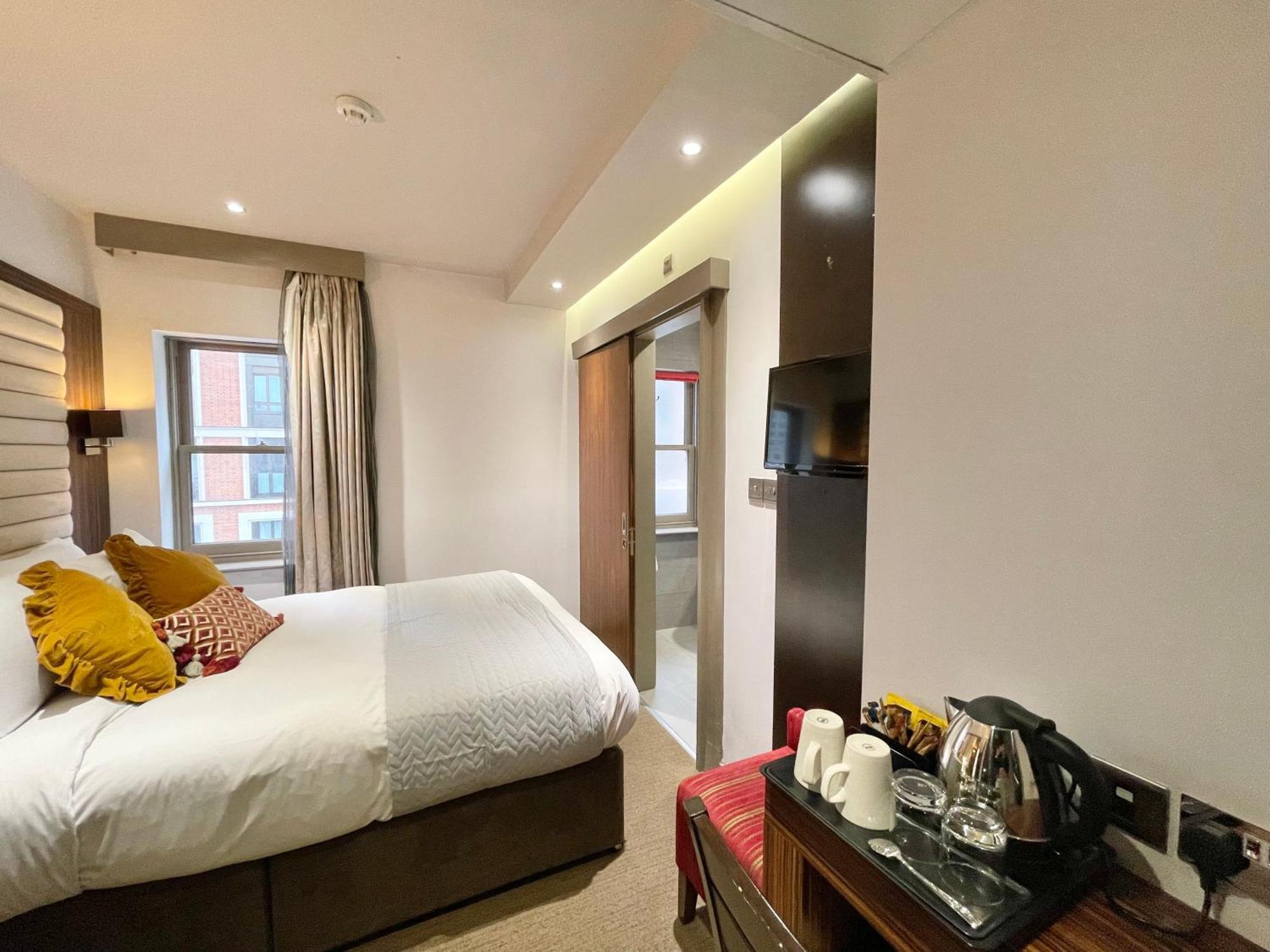 Maitrise Hotel Лондон Екстериор снимка