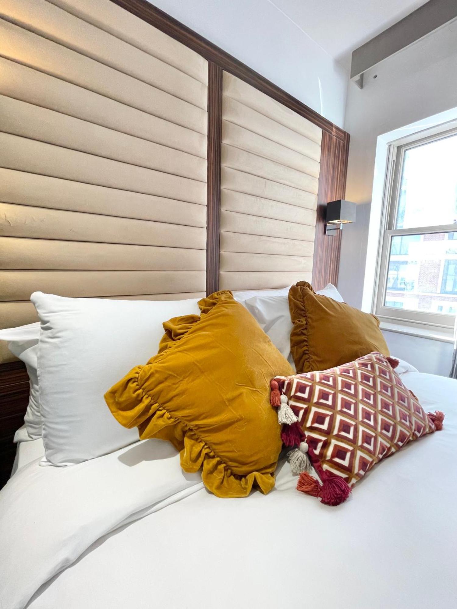 Maitrise Hotel Лондон Екстериор снимка