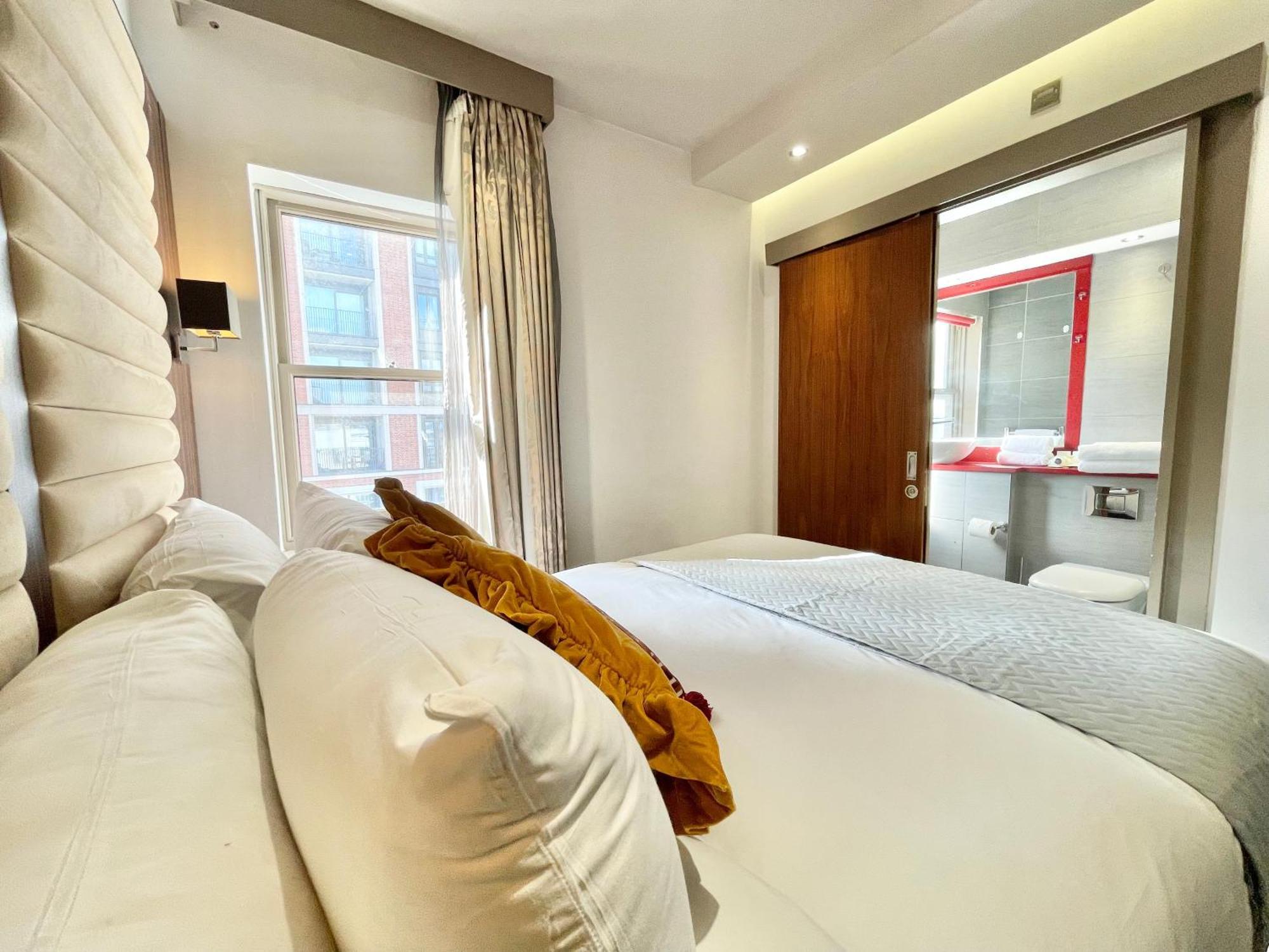 Maitrise Hotel Лондон Екстериор снимка