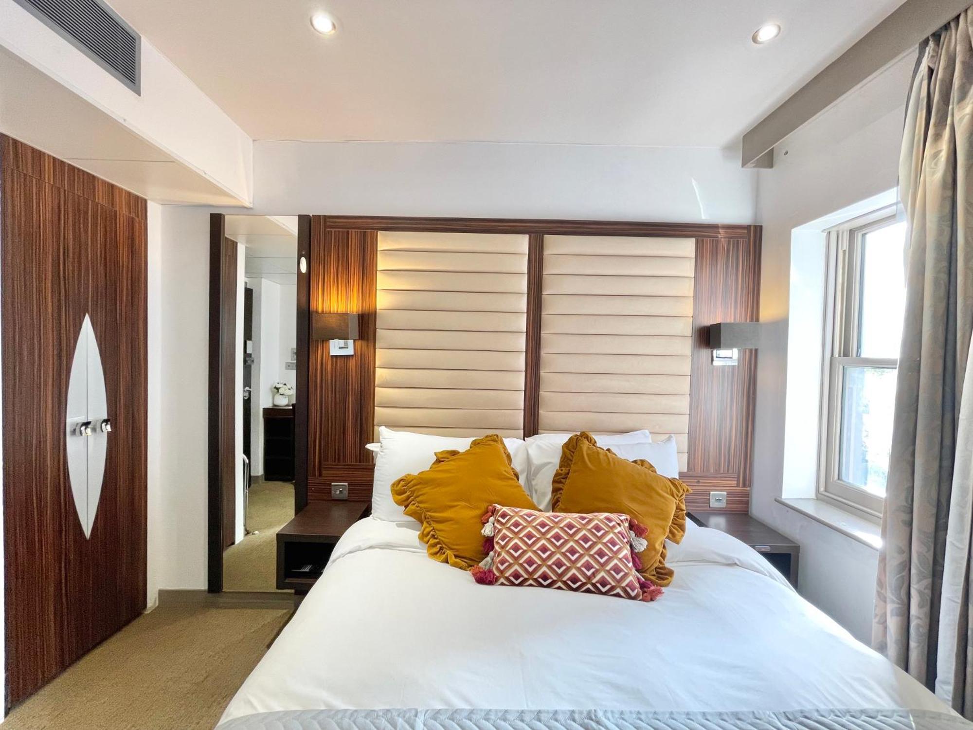Maitrise Hotel Лондон Екстериор снимка