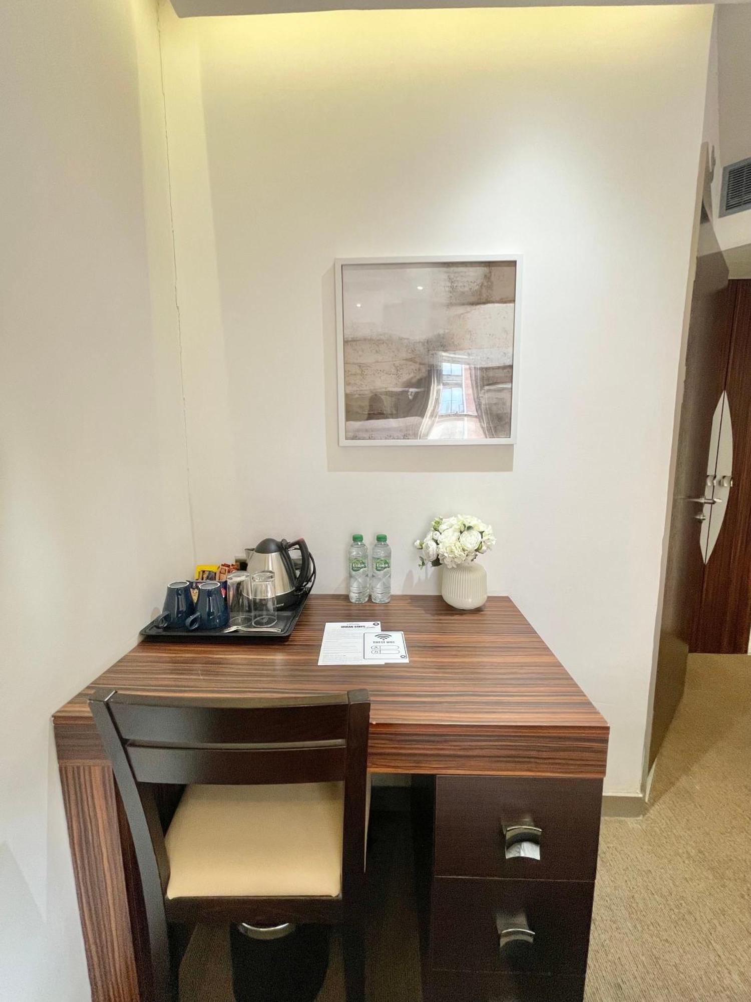 Maitrise Hotel Лондон Екстериор снимка